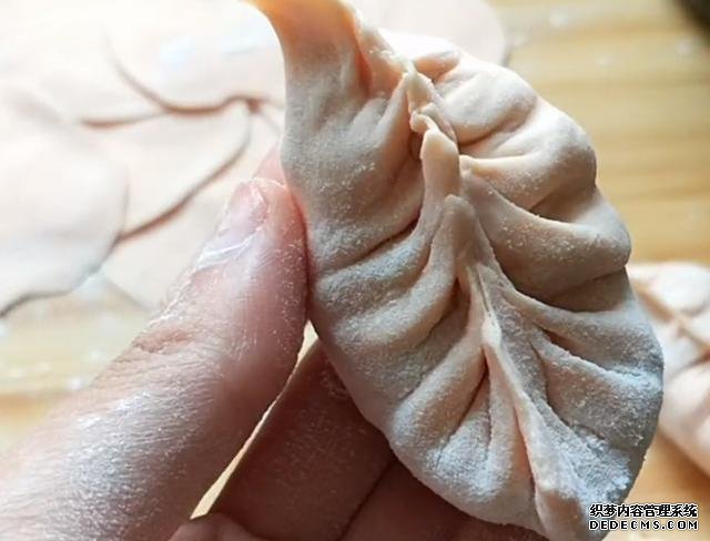 蘿卜渾身都是寶，教你秘制新吃法，不炒不燉不炸，出鍋全家流口水