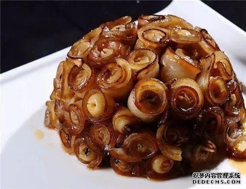 年夜飯推薦：椒麻雞，龍眼臘扣肉，紫蘇醬炒牛肝菌的做法