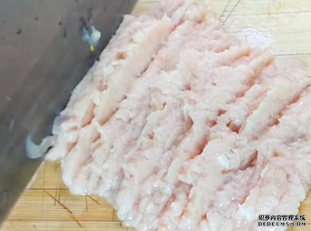 春天要多吃胡蘿卜，教你秘制新吃法，不炒也不腌，上桌3斤吃不夠