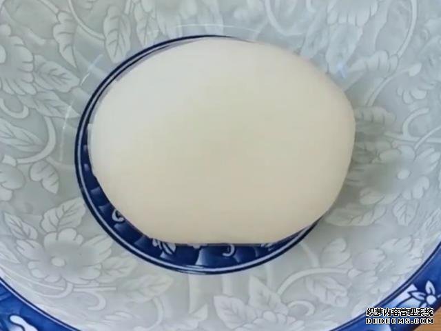 外面買3元一個(gè)掉渣小酥餅，自己做成本不到5毛，可烤可烙做法簡(jiǎn)單