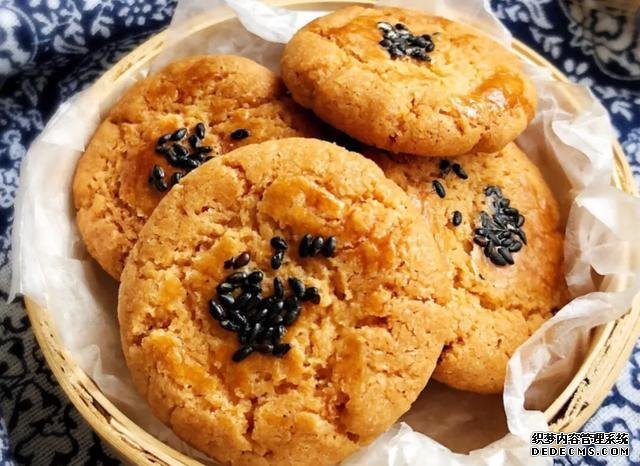 酥得掉渣的核桃酥，香味十足，在家也能做了