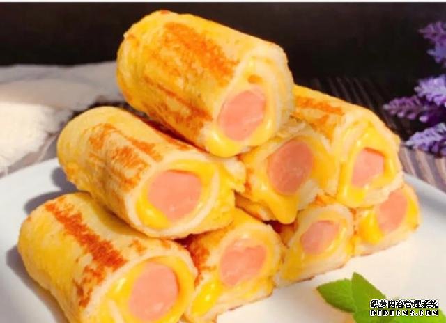 5分鐘快手早餐！咬一口就爆漿的吐司卷
