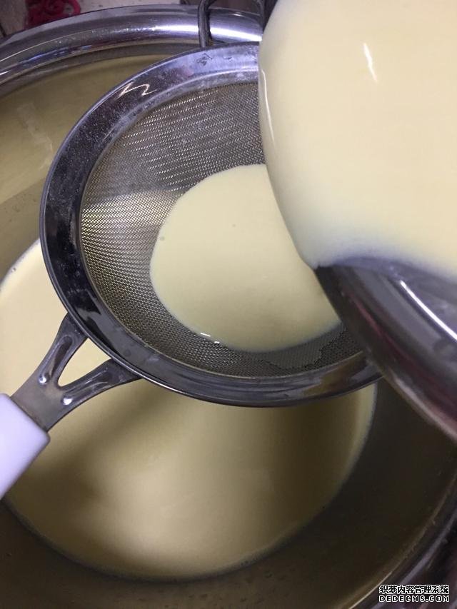 清爽的芒果千層蛋糕，吃了還想吃，再也不用買，一個平底鍋搞定。