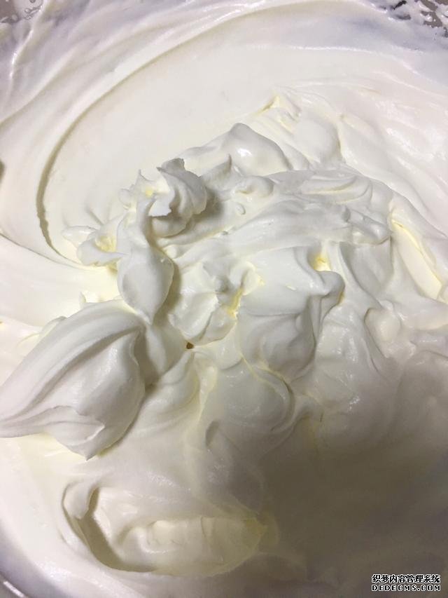 清爽的芒果千層蛋糕，吃了還想吃，再也不用買，一個平底鍋搞定。