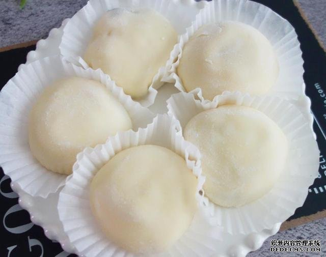 宅在家里做甜品雪媚娘，軟軟糯糯，入口即化，做法超簡(jiǎn)單，零失敗