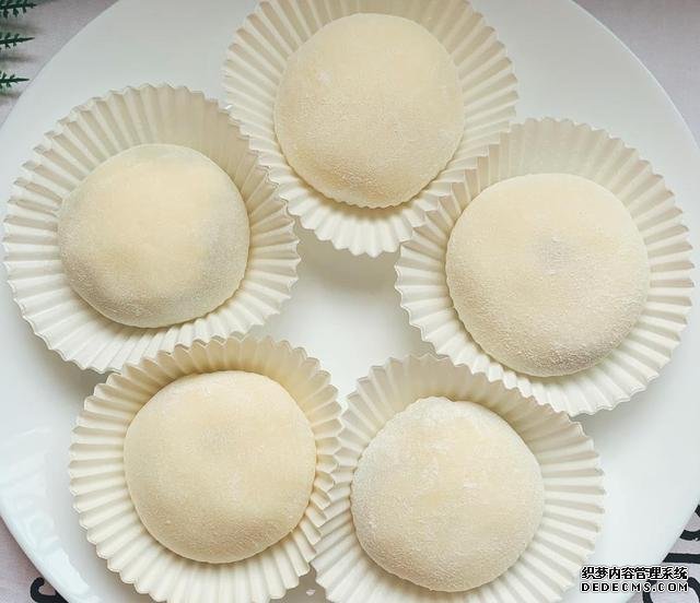 宅在家里做甜品雪媚娘，軟軟糯糯，入口即化，做法超簡(jiǎn)單，零失敗