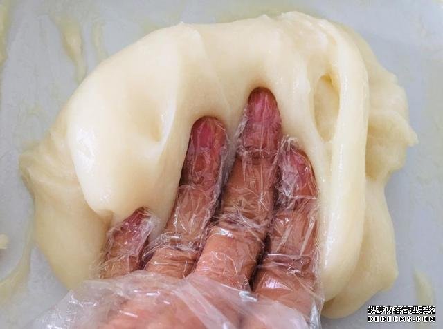 宅在家里做甜品雪媚娘，軟軟糯糯，入口即化，做法超簡(jiǎn)單，零失敗