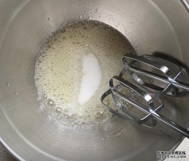 全蛋白舒芙蕾，低糖無油，超輕盈的口感，好吃到爆