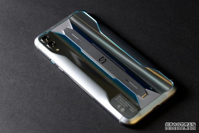 從3799跌至2699！液冷散熱+4000mAh+8GB+256GB，網(wǎng)友：終于等到了