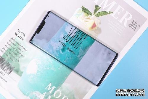 國(guó)產(chǎn)手機(jī)之光，這款國(guó)產(chǎn)旗艦敢和iPhone一爭(zhēng)高下，你猜是誰(shuí)？
