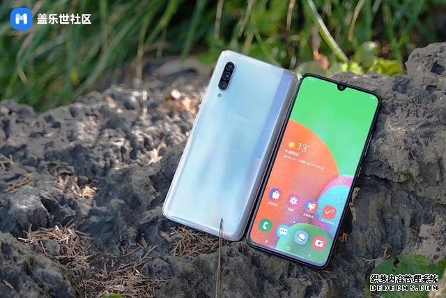 三星Galaxy A90 5G仍然在售：2699元買5G新旗艦還是買它？