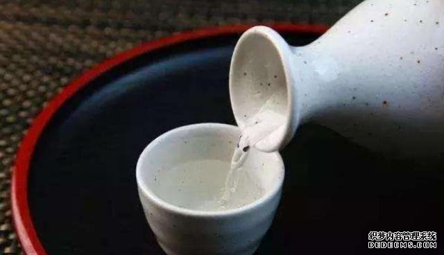 不能久放的4種酒，除了啤酒，這三種白酒也在內