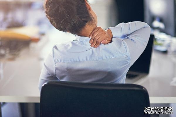 久坐、活動量小的職場人速查！這些指標(biāo)不合格，很“傷心”