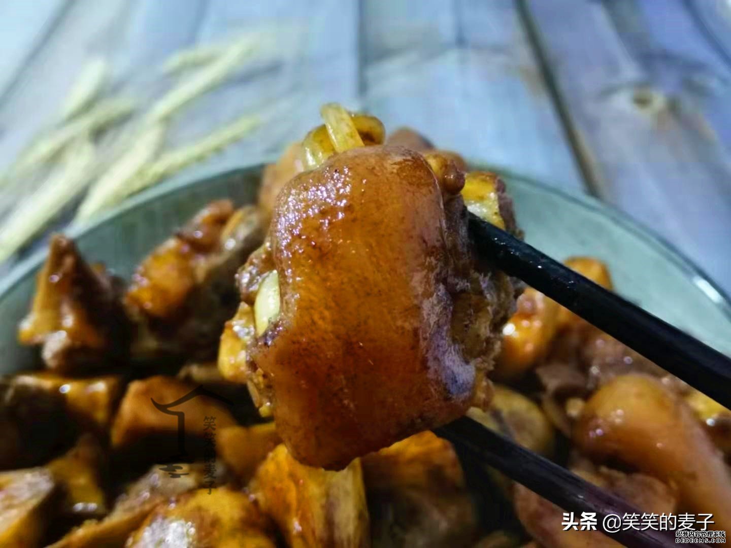 秋季，雙節(jié)期間，注意少吃3類食物，對家人身體好