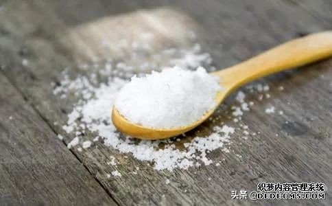 高血壓到底是低鹽還是低鈉，千萬(wàn)別弄錯(cuò)了，醫(yī)生告訴你真相