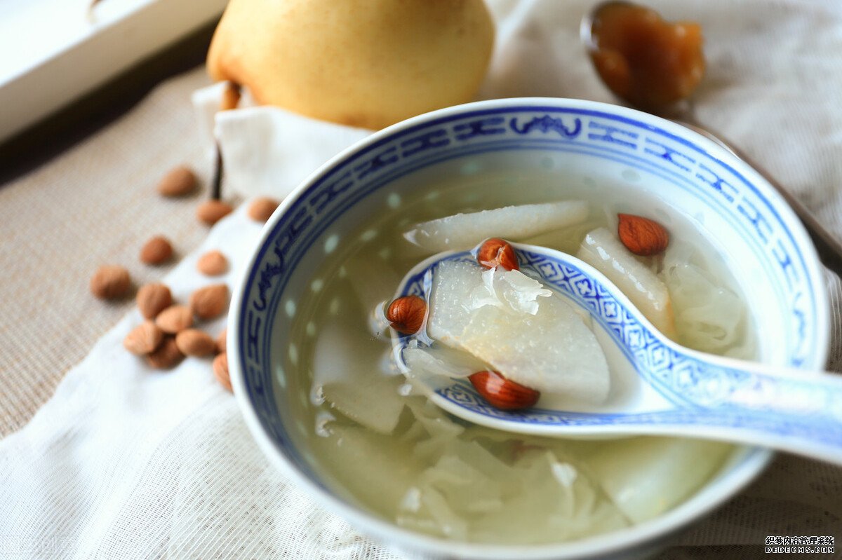 冬季來(lái)臨護(hù)好肺部很重要，中醫(yī)教你健肺養(yǎng)肺保健功法，冬季少生病