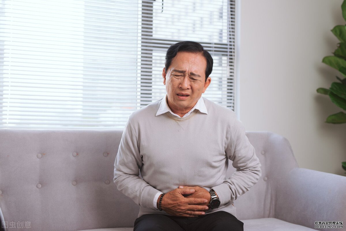 麥冬，補(bǔ)肺胃心三經(jīng)之陰，常用于慢性胃炎胃潰瘍、糖尿病、失眠等