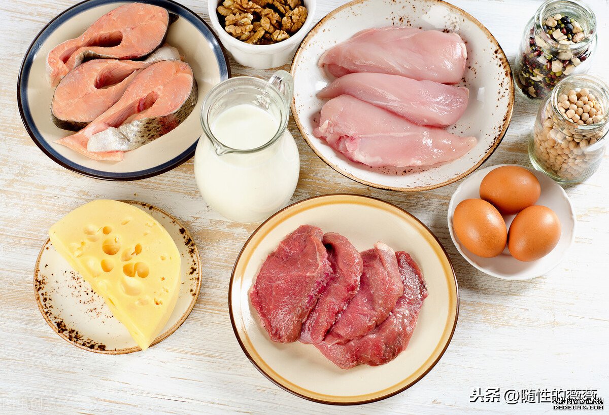 骨質(zhì)流失在30多歲時(shí)開始！預(yù)防骨質(zhì)疏松，不是只喝牛奶那么簡單